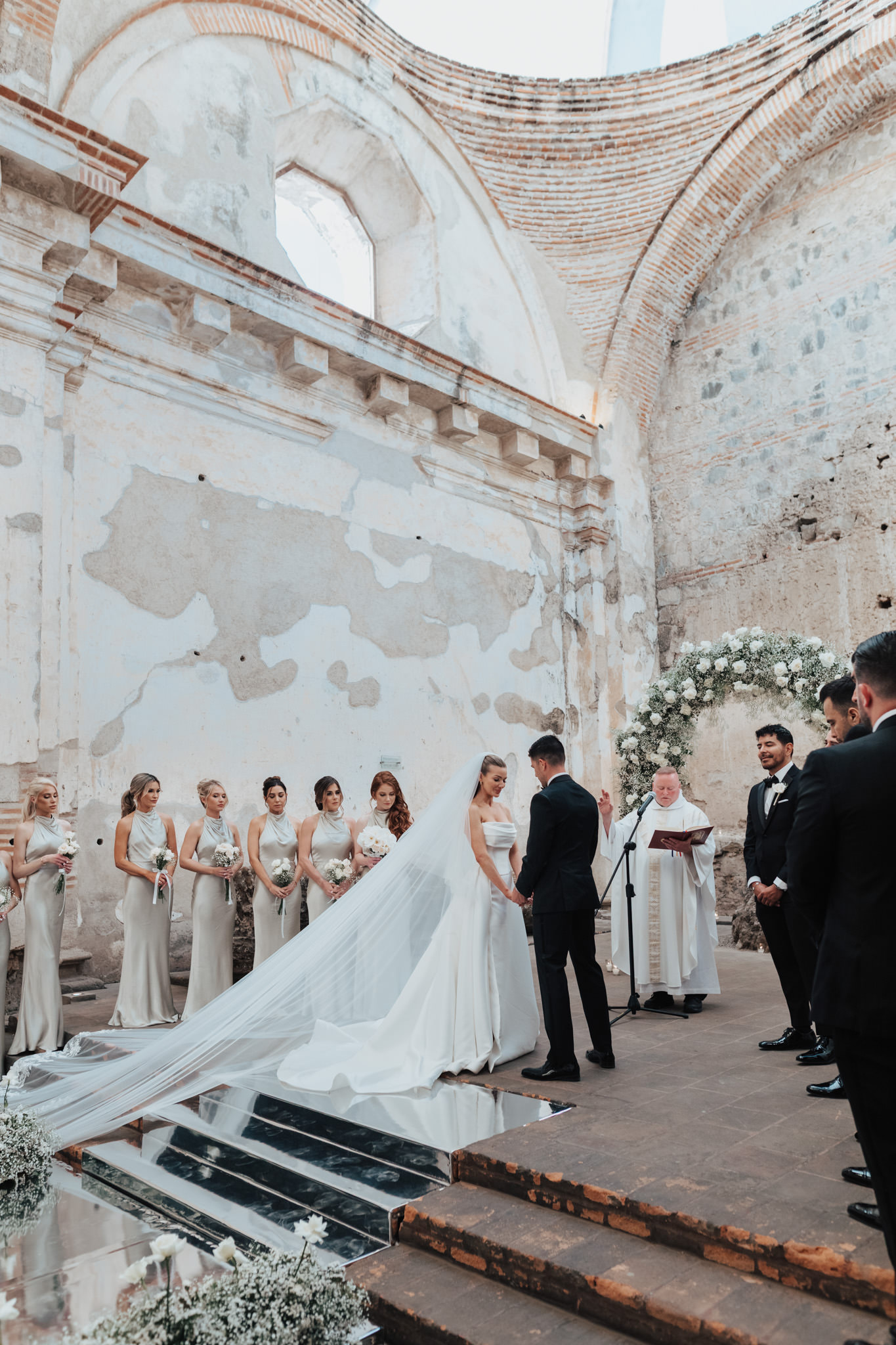 GracieJoshr-Antigua-Guatemala-SantaClara-Wedding-2025-70