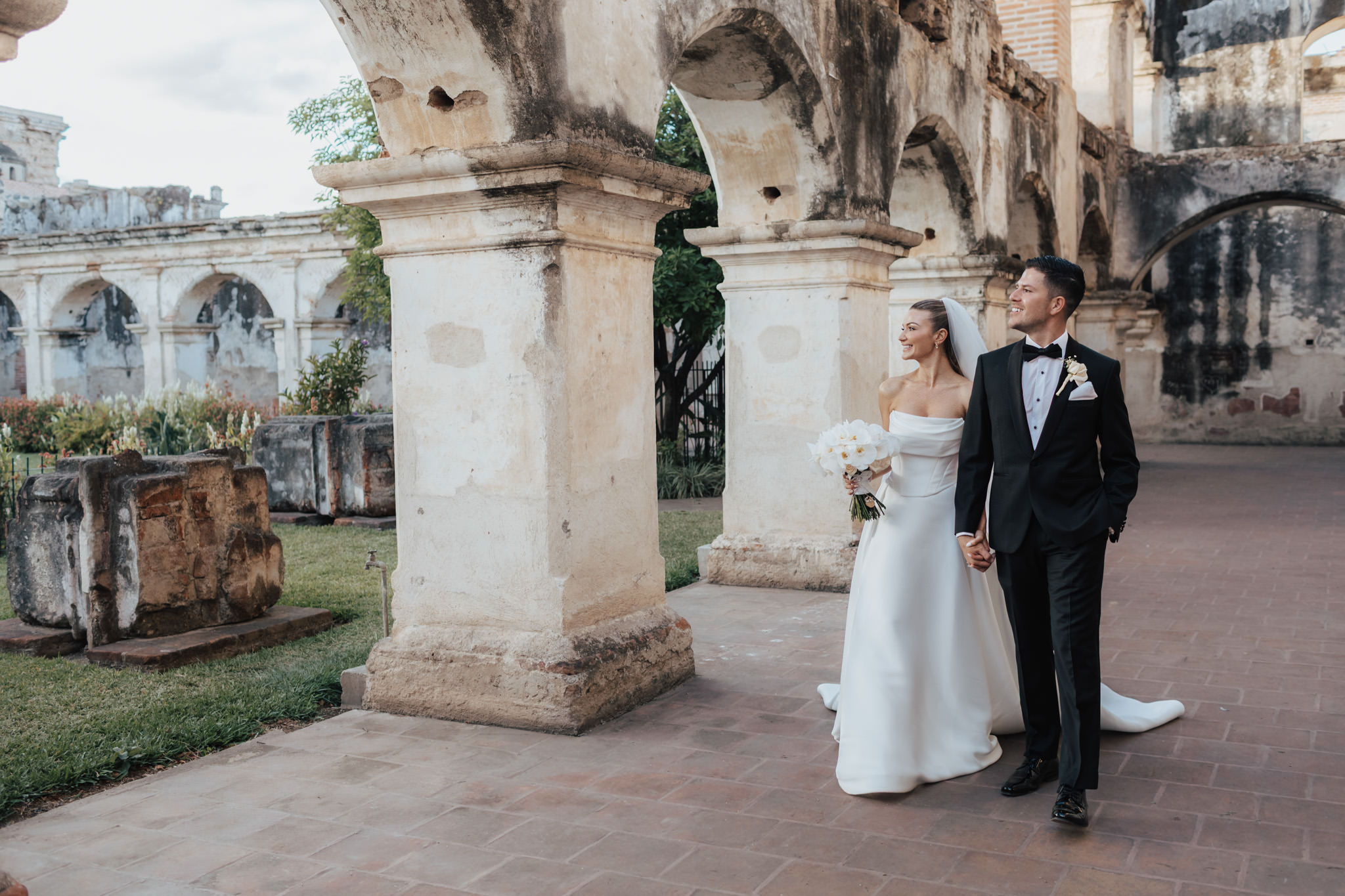 GracieJoshr-Antigua-Guatemala-SantaClara-Wedding-2025-83